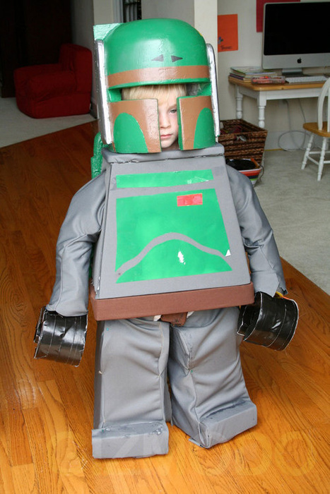 Esto es un disfraz y lo demás tonterías, jo jo
legos:
via mydisguises.com
Lego costume.

